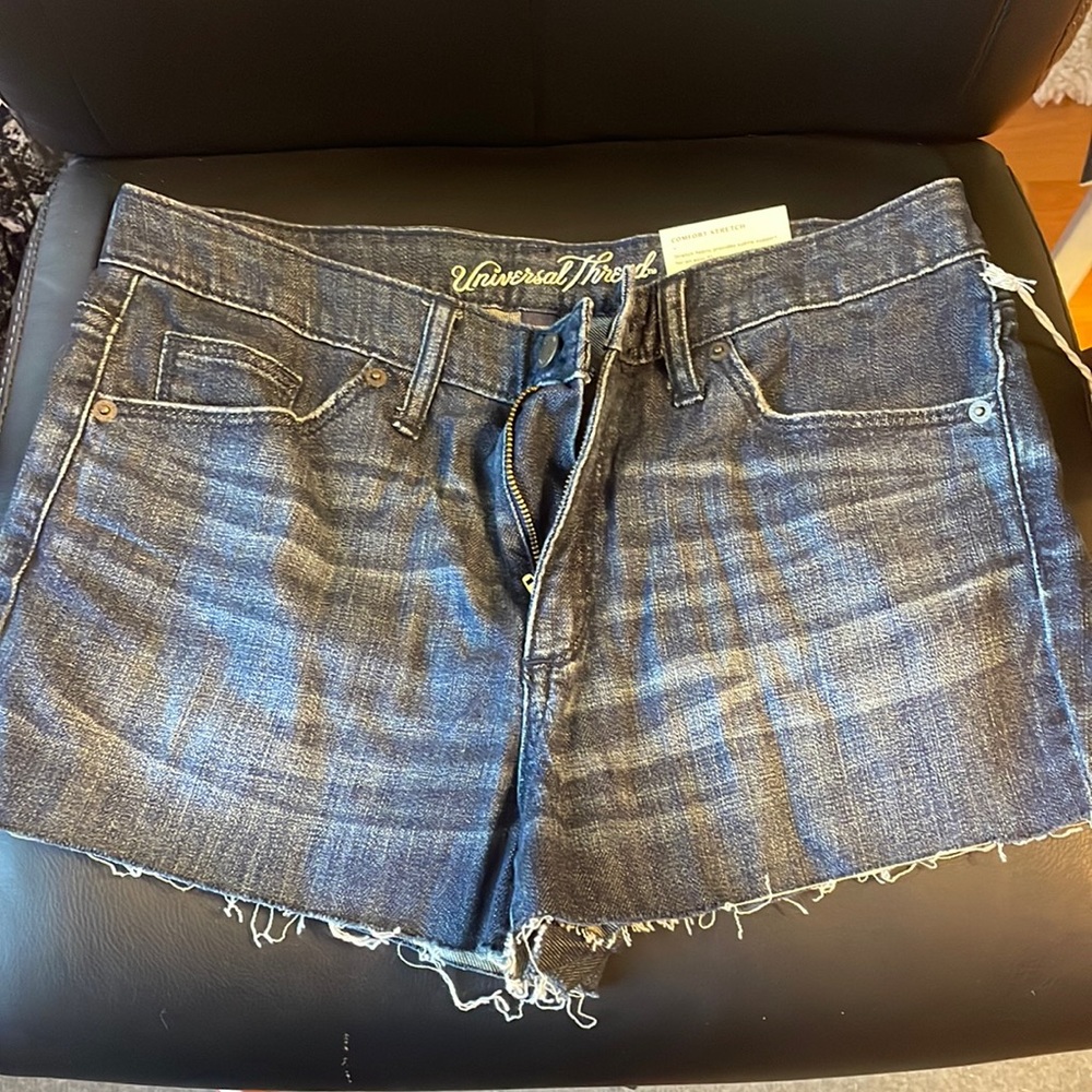 Comfort stretch jean shorts size 8